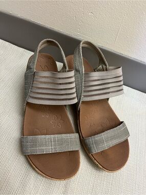 Skechers Beverlee Smitten Wedge Slingback Sandals Taupe Luxe Foam Size 7